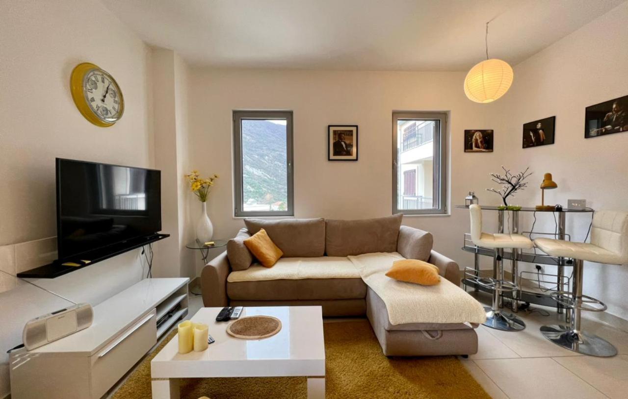 Lavender Bay Apartment C23 Kotor Buitenkant foto