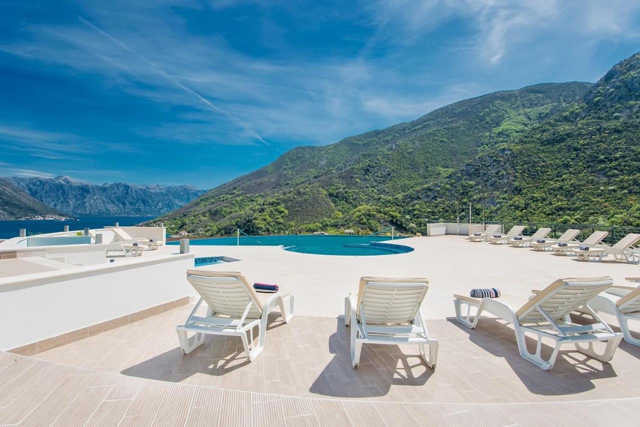 Lavender Bay Apartment C23 Kotor Buitenkant foto